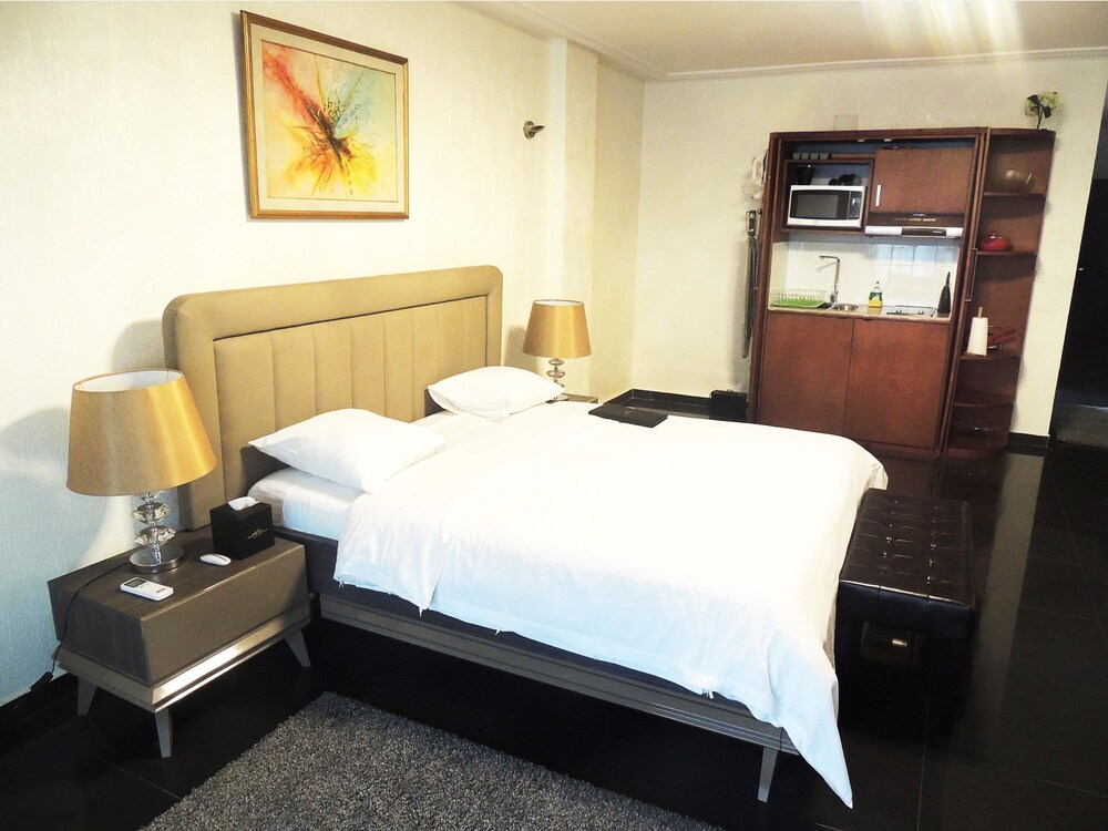Suite, Kitchenette, Jetted Tub - Guestroom
