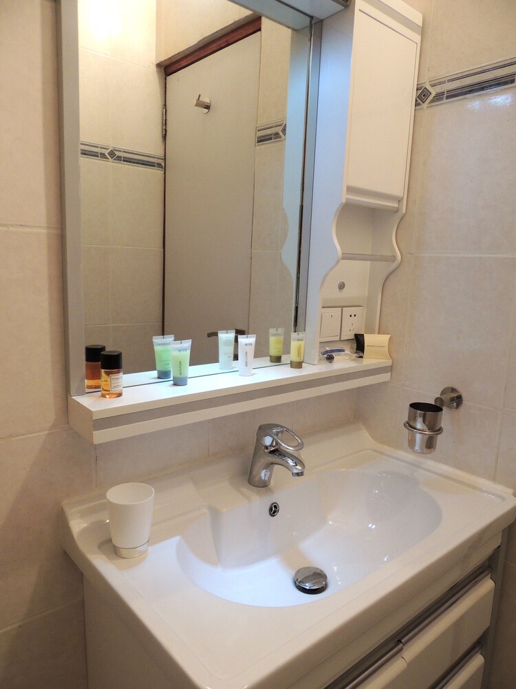 Studio, Balcony - Bathroom Sink
