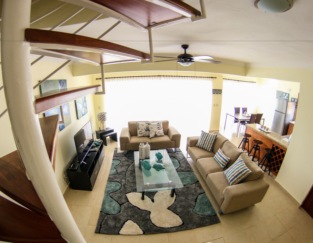 Penthouse, 2 Bedrooms - Living Room