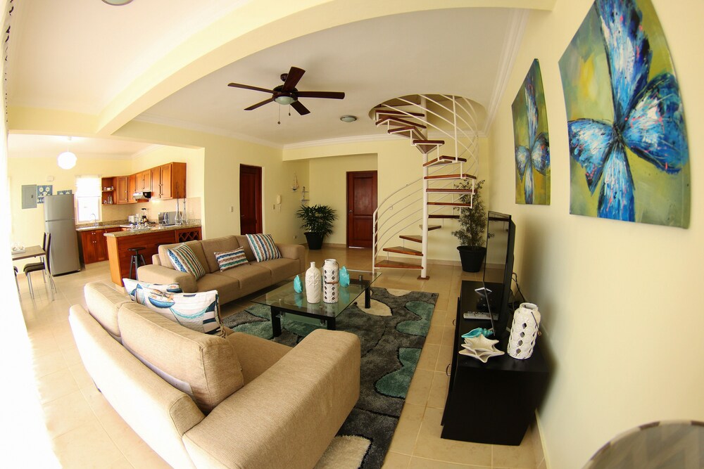 Luxury Penthouse, 3 Bedrooms, Terrace, Sea Facing - Featured Image