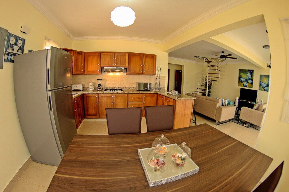 Luxury Penthouse, 3 Bedrooms, Terrace, Sea Facing - Living Room