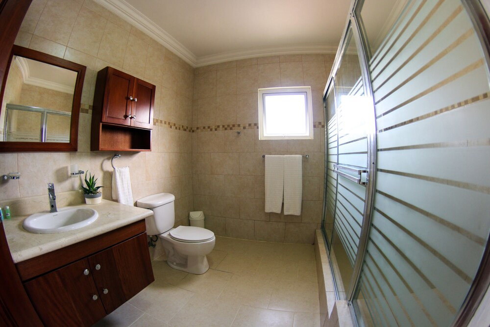 Penthouse, 2 Bedrooms - Bathroom