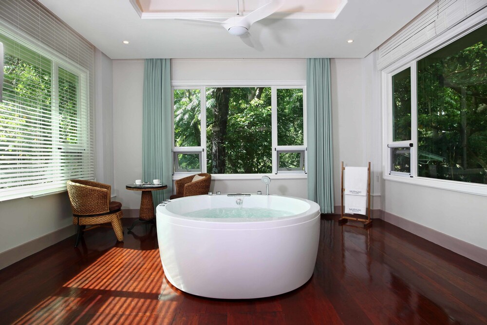 Jetted Tub