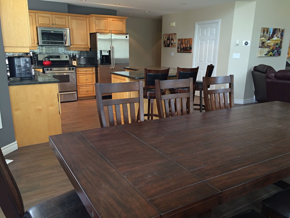 Premium Townhome, 4 Bedrooms (601 Phase 2) - In-Room Dining