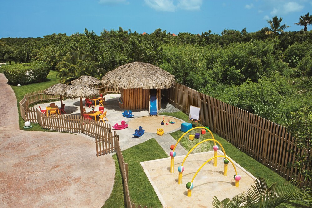 Childrens Play Area - Outdoor