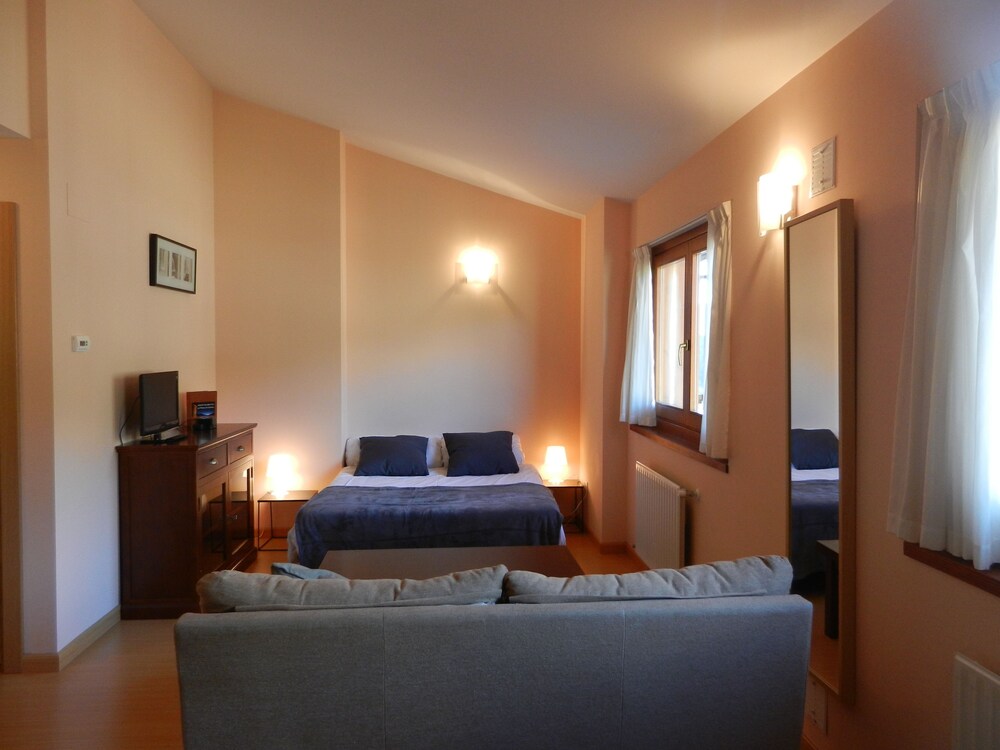 Habitación: Estudio, vistas a la montaña