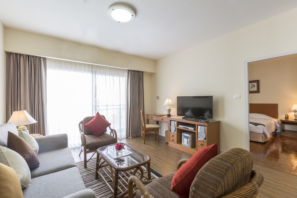 2 Bedrooms Suite - Living Room