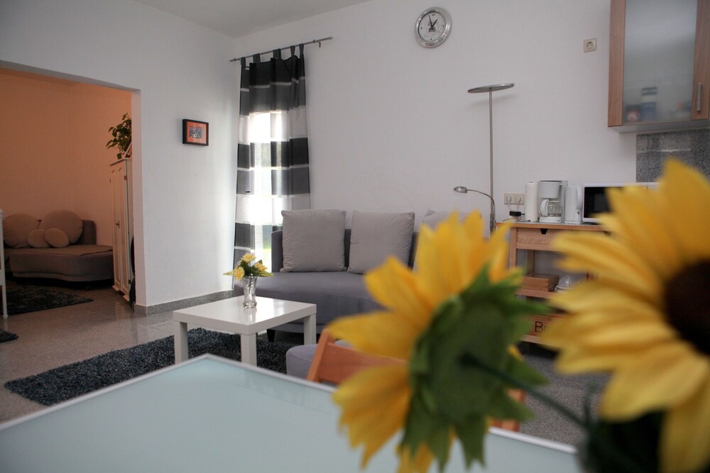 Wohnzimmer (Studio, Stadtblick (Dibergstraße 50))