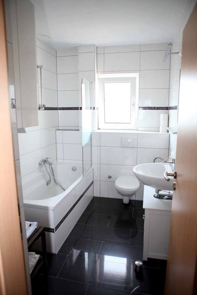 Badezimmer (Apartment, 2 Schlafzimmer, Stadtblick (Apartment am Ring | Johanniterstr. 31))