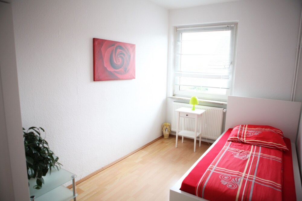 Zimmer (Apartment, 2 Schlafzimmer, Stadtblick (Dibergstraße 50))