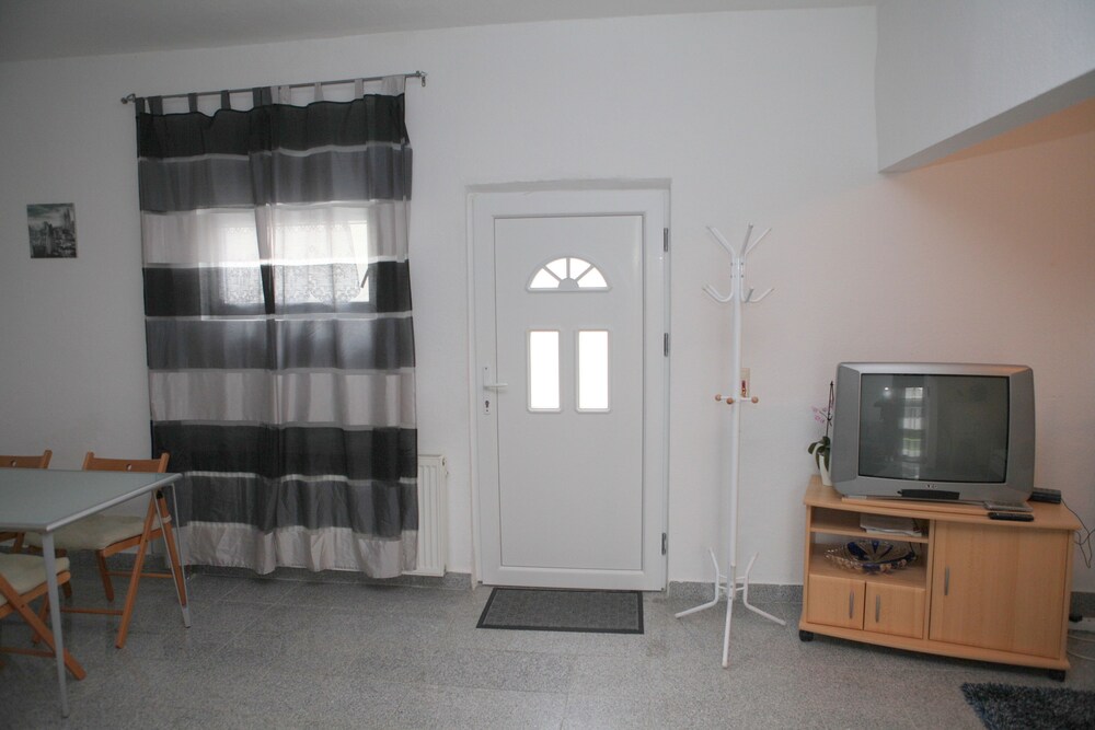 Wohnbereich (Studio, Stadtblick (Dibergstraße 50))