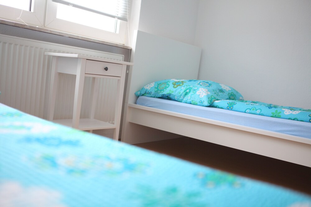 Zimmer (Apartment, 2 Schlafzimmer, Stadtblick (Dibergstraße 50))
