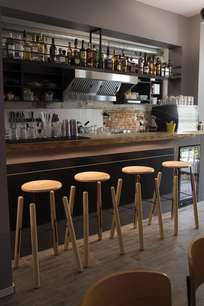Hotel Bar