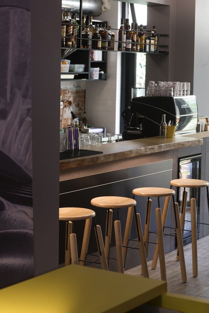 Hotel Bar