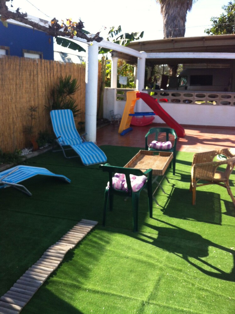 House, 3 Bedrooms, Beachside - Featured Image