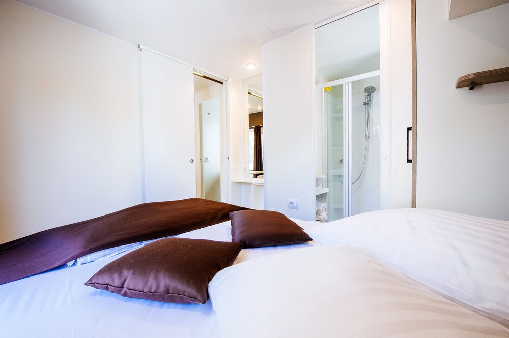 Zimmer (Mobile Premium-Unterkunft, 3 Schlafzimmer, 2 Bäder)
