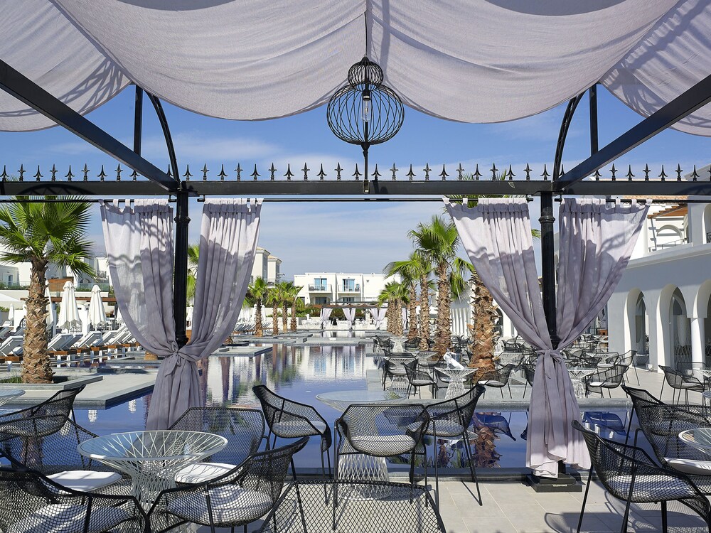 Poolbar