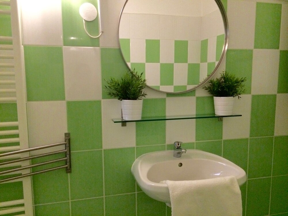 욕실 (Apartment 24 (1051 Budapest, Arany Janos utca 15))