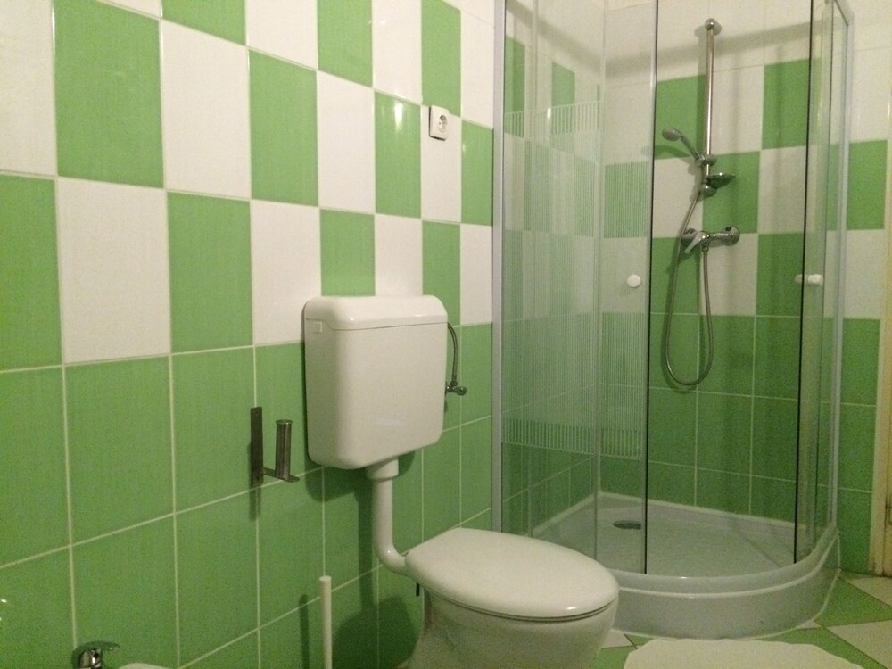 욕실 (Apartment 24 (1051 Budapest, Arany Janos utca 15))