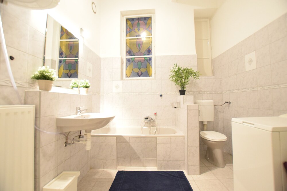 욕실 (Apartment 71 (1052, Feherhajo Utca 8-10))