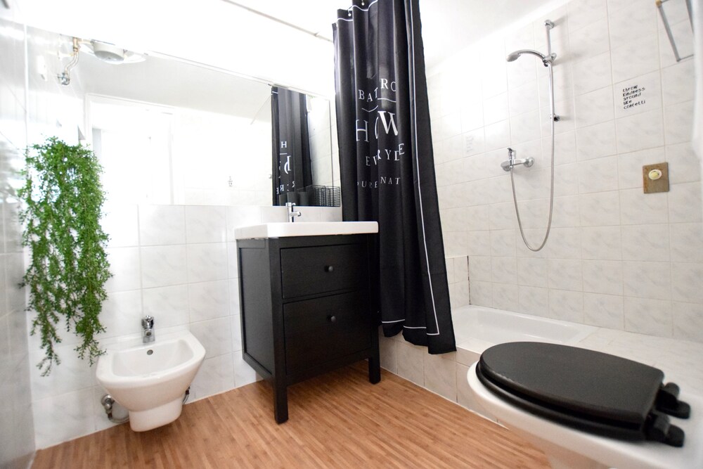 욕실 (Apartment 29 (1052 Budapest, Regiposta utca 13))