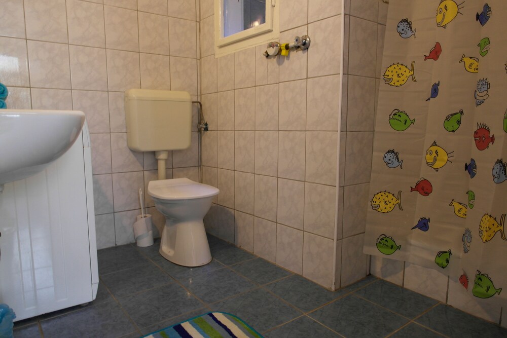 욕실 (Apartment 18 (1052 Budapest, Kristof ter 6))
