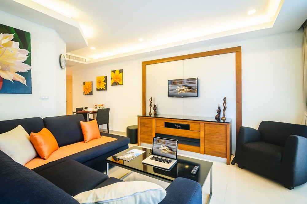 거실 (1 Bedroom Apartment 1217 B with sea view)