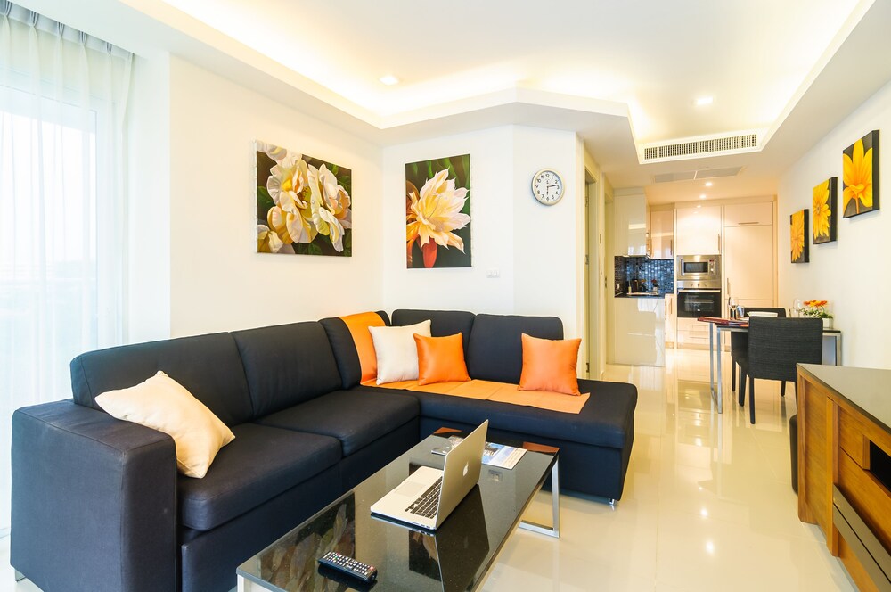 거실 (1 Bedroom Apartment 1217 B with sea view)