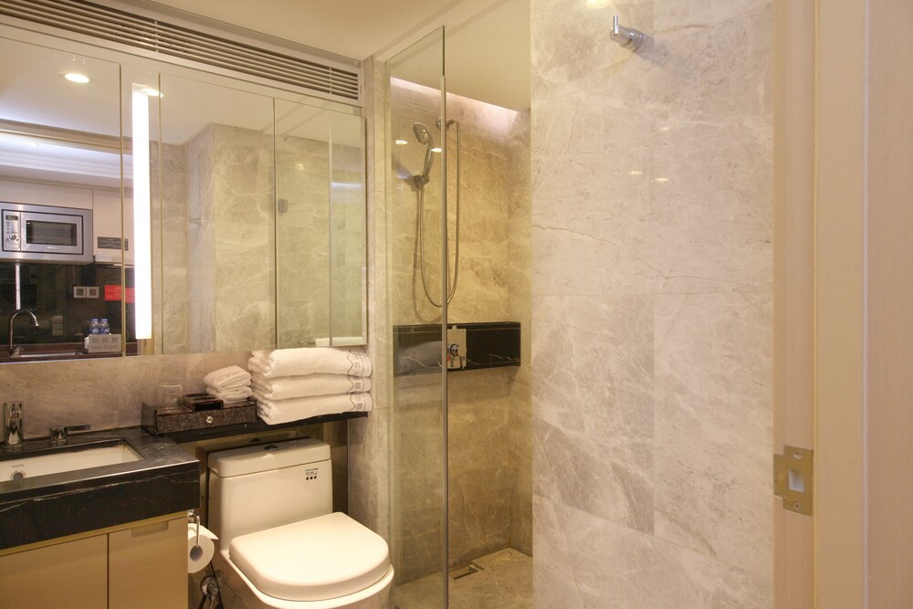Deluxe Duplex Twin Room - Bathroom