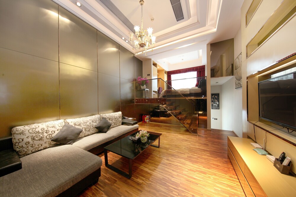 Deluxe Duplex Queen Room - Guestroom
