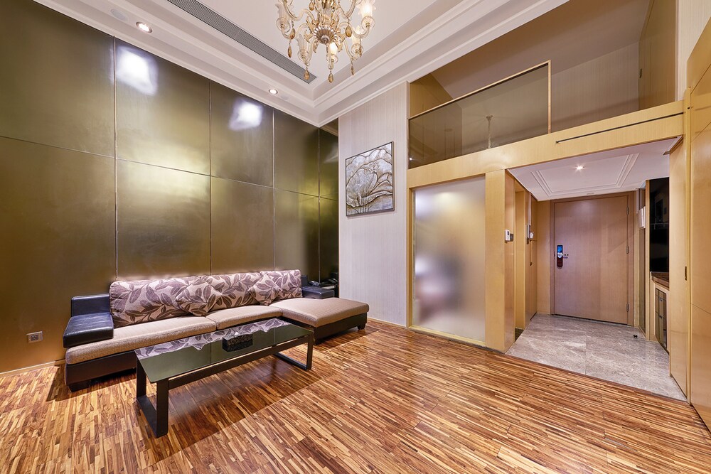 CEO Suite - Guestroom