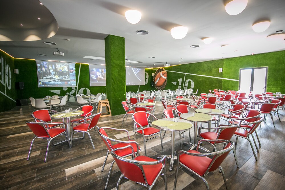 Food Court