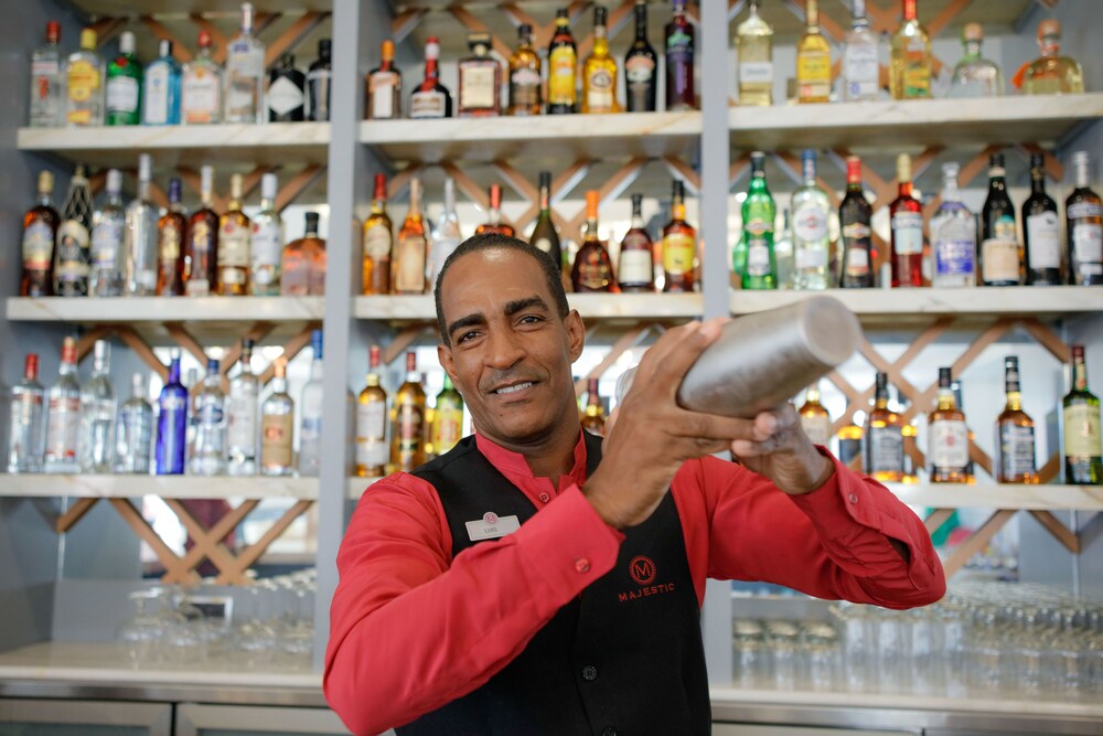 Hotel Bar