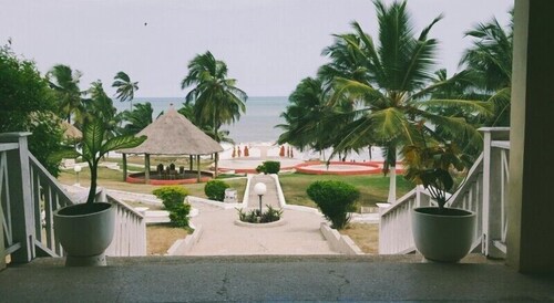 Tills Beach Hotel