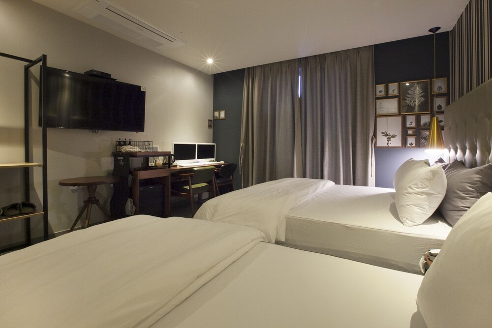 Guestroom