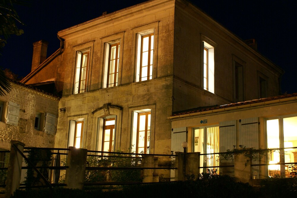 Façade de l'hôtel - Soir/Nuit