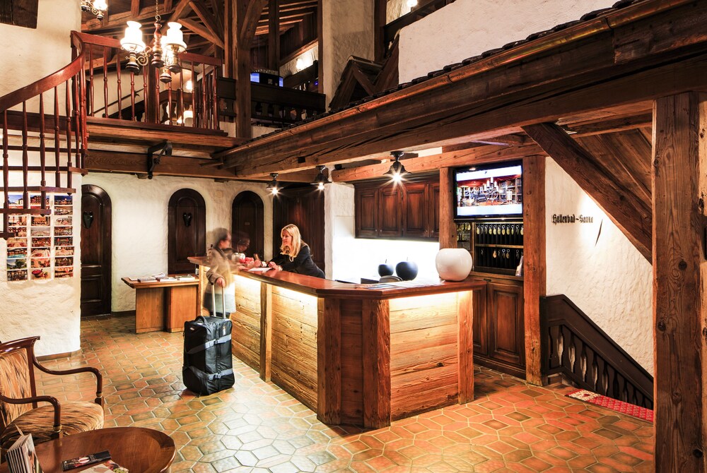 Check-in/Check-out Kiosk