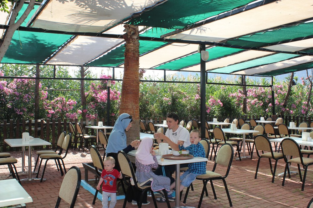 Poolside Bar