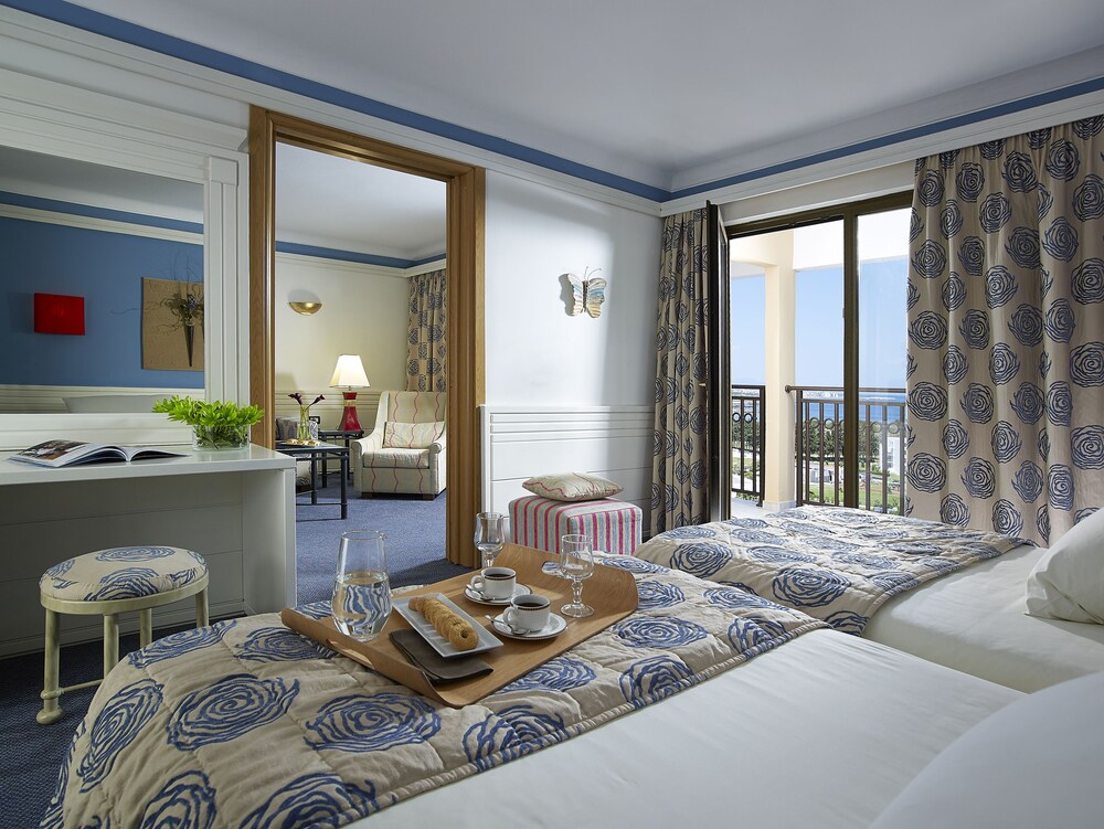Room Service - Dining
