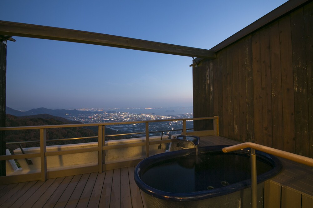 屋外スパ浴槽