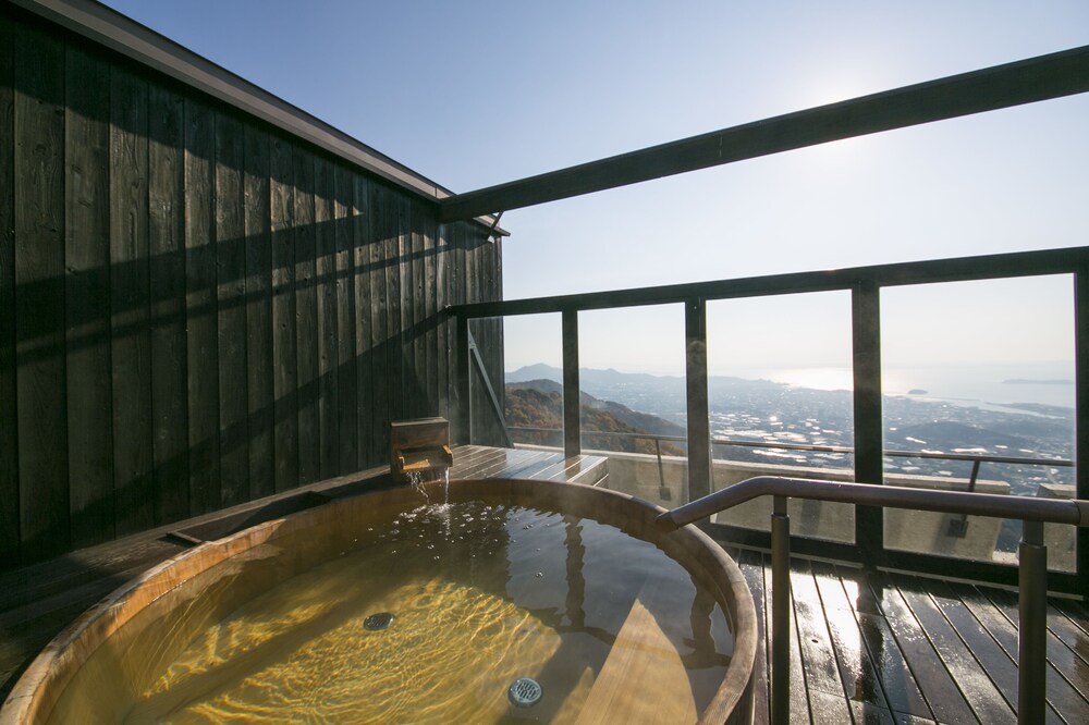 屋外スパ浴槽