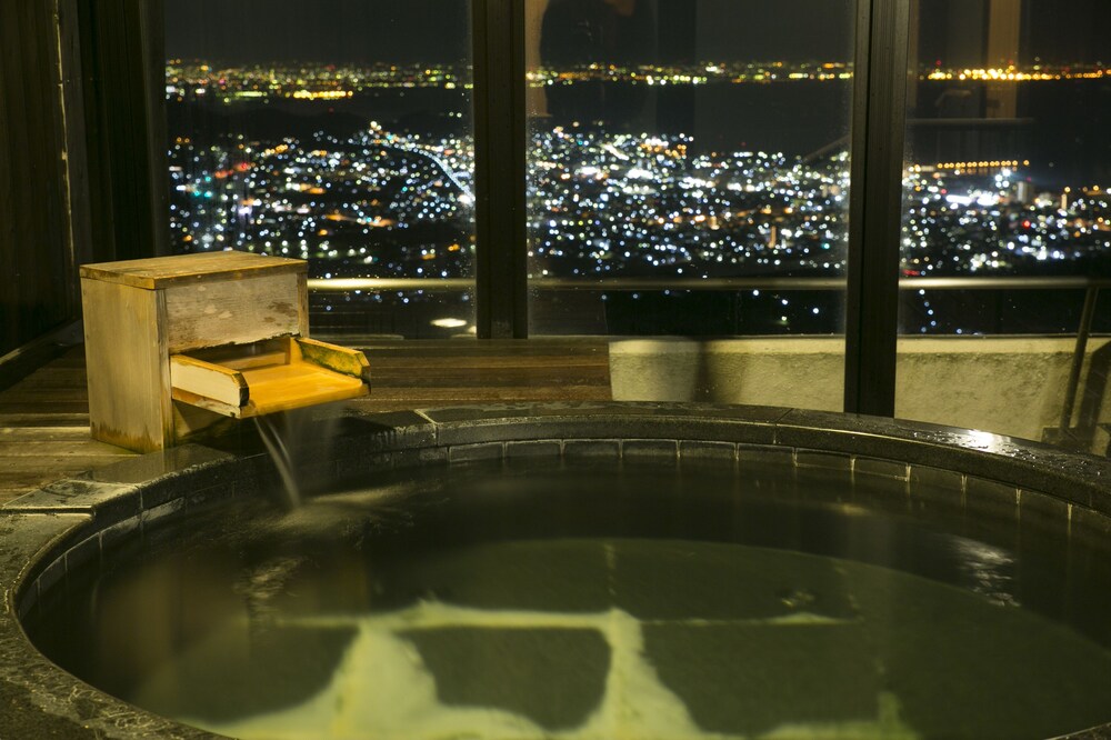 屋内スパ浴槽