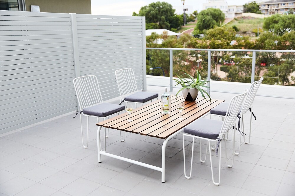 2 Bedroom Apartment - Terrace/Patio