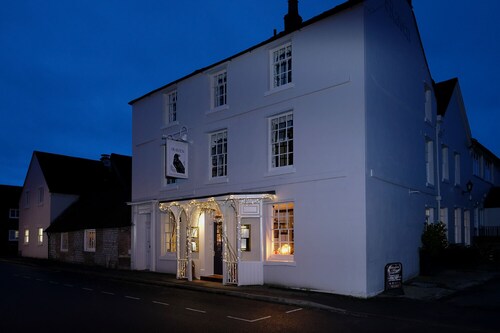 The Raven Hotel