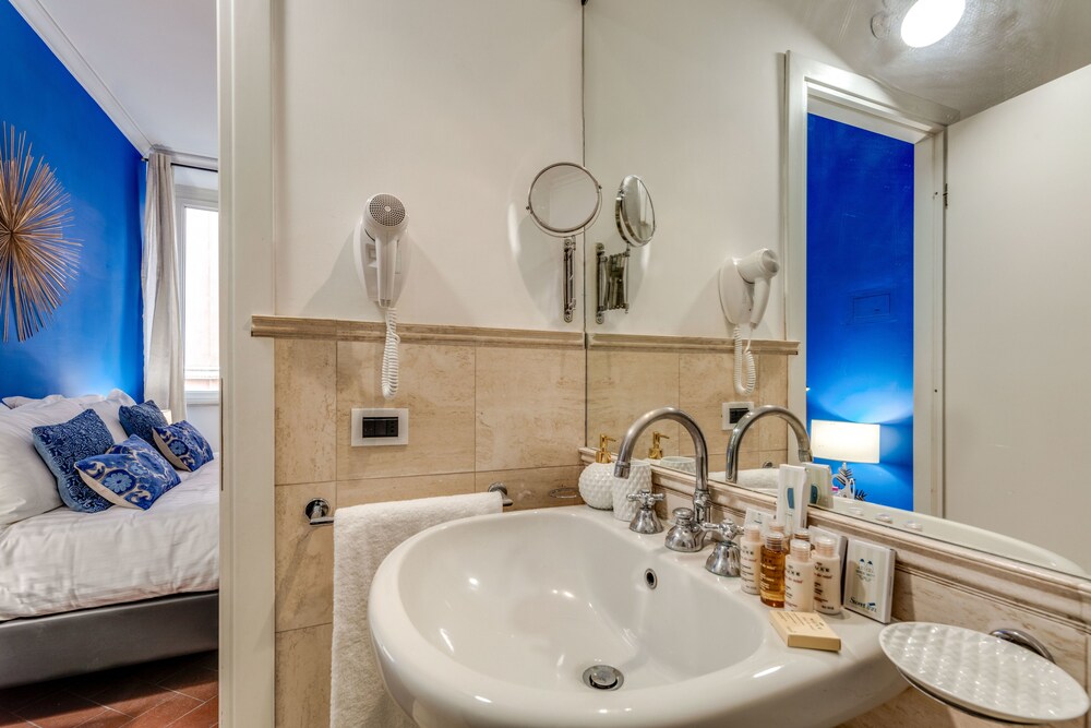 욕실 세면대 (Apartment,1 Bedrooms ,1st floor(Via dei GreciI - Giotto))