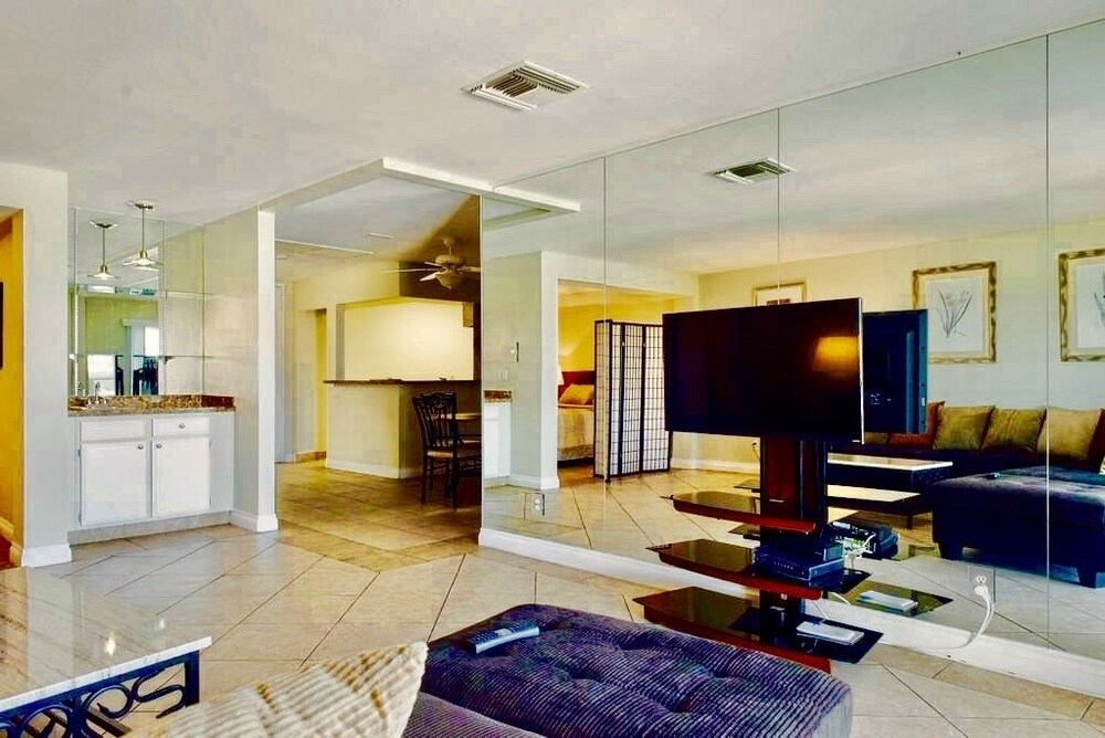 Executive Condo, 1 Bedroom, Balcony, Pool View - Living Area