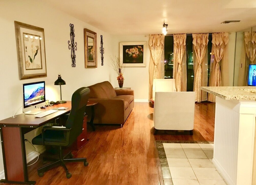 Executive Condo, 1 Bedroom, Balcony, City View - Living Area