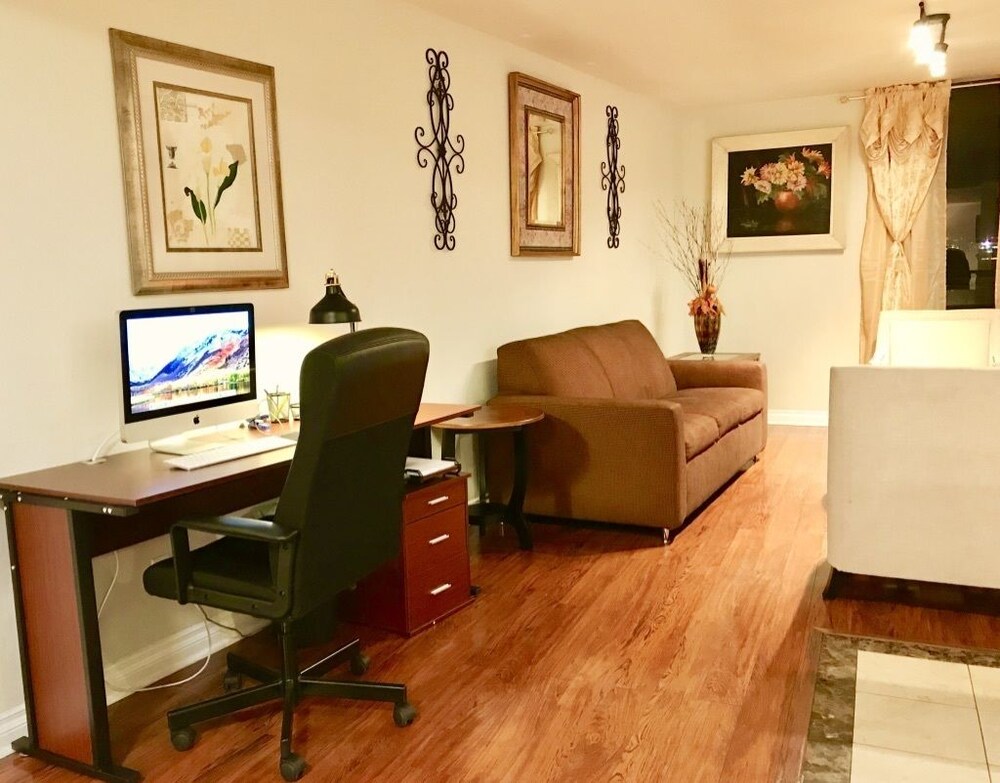 Executive Condo, 1 Bedroom, Balcony, City View - Living Area