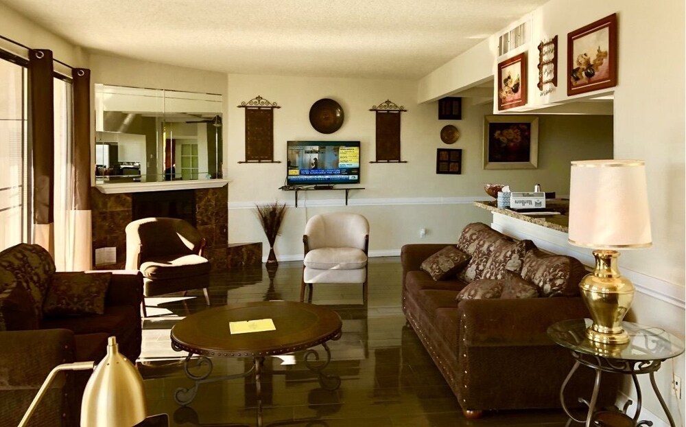Executive Condo, 2 Bedrooms, Balcony, Pool View - Living Area