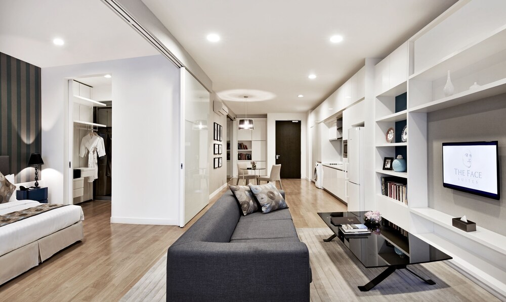 Premier Room, 1 Bedroom - Living Room